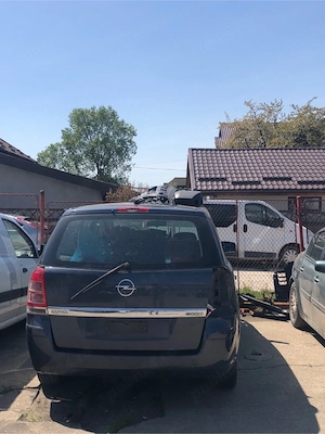 Dezmembrez opel zafira  - imagine 3