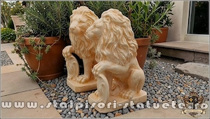 Statuetă leu mic cu blazon, galben patinat, model S2. - imagine 3