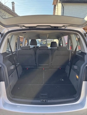 Volkswagen Touran - imagine 6