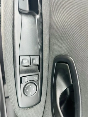 RENAULT SCENIC - imagine 10