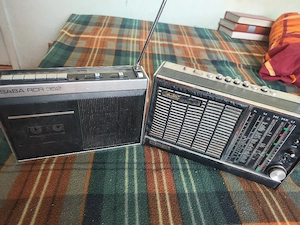 vand un radio si un radiocasetofon . - imagine 3