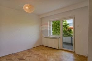 Apartament cu 3 camere de vânzare în zona Lacul Tei