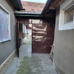 Vând casa în Ineu județul Arad. - imagine 2