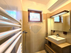 Proprietate unica, vila si 8000 mp pe malul lacului Snagov - imagine 16