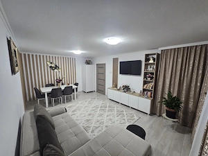 proprietar vand apartament et.1 ostroveni anl centrala