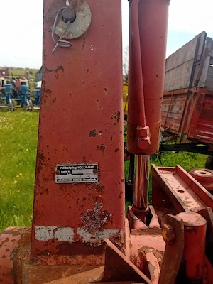 Vand tractor  U 650  cu plug reversibil