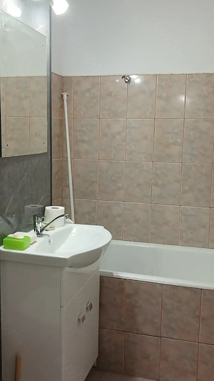 Zona Semiluna, 3 camere decomandat etaj2, mobilat si utilat, prima inchiriere,350 euro luna - imagine 10