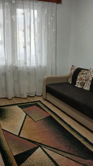 Zona Semiluna, 3 camere decomandat etaj2, mobilat si utilat, prima inchiriere,350 euro luna - imagine 3