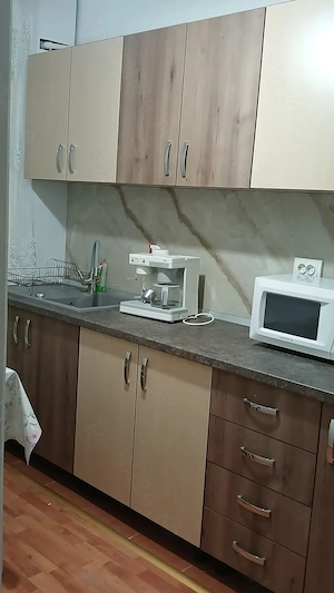 Zona Semiluna, 3 camere decomandat etaj2, mobilat si utilat, prima inchiriere,350 euro luna - imagine 6