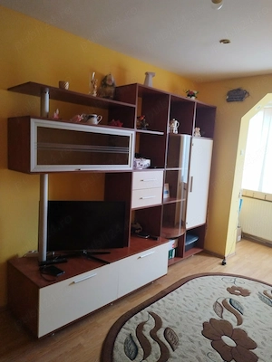 Închiriez apartament 2 camere - imagine 2