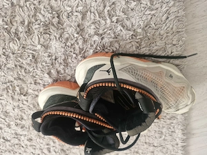 Vand  Schimb Adidas Jordan m37
