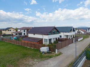 Casă 4 Camere, 500mp Curte,Izvor, Brașov 239.000 EURO  - imagine 9