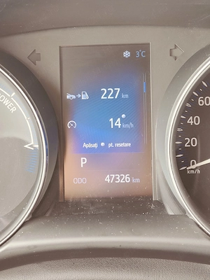 Toyota C-HR 1.8 hybrid, C-lassy, unic proprietar, 47400 km, full, service doar la toyota, garantie - imagine 3