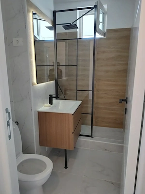 Apartament 2 camere, semidecomandat, renovat, piața Gorjului