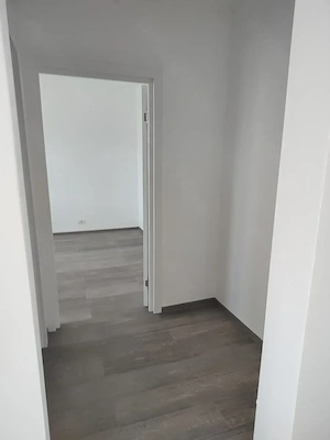 Apartament 2 camere, semidecomandat, renovat, piața Gorjului - imagine 4