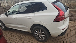 VOLVO XC-60 Momentum  - imagine 2