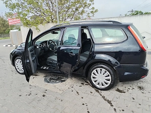 Proprietar vand Ford Focus 2 hatchback Combilimousine - imagine 6