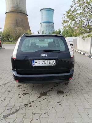 Proprietar vand Ford Focus 2 hatchback Combilimousine - imagine 4