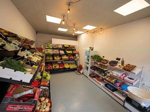 de vanzareAprozar soseaua Virtutii sector 6 legume fructe 