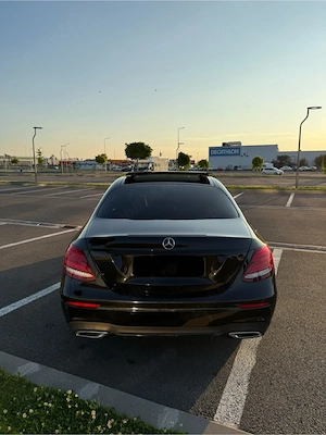 Mercedes E220d AMG - imagine 4
