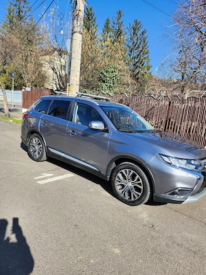 Vând mitsubishi outlander 2.2 diesel,7 locuri  - imagine 4