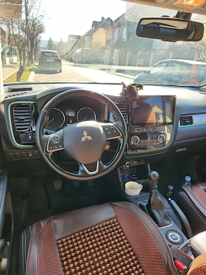 Vând mitsubishi outlander 2.2 diesel,7 locuri  - imagine 5