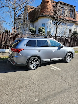 Vând mitsubishi outlander 2.2 diesel,7 locuri 