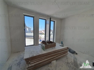 Duplex 8 camere cu doua intrari separate curte comuna Navodari - imagine 7