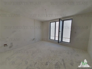 Duplex 8 camere cu doua intrari separate curte comuna Navodari - imagine 6
