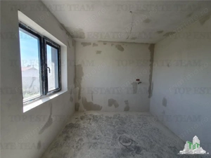 Duplex 8 camere cu doua intrari separate curte comuna Navodari - imagine 15