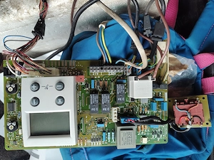 Vând placa baza cu afișaj  centrala Vaillant
