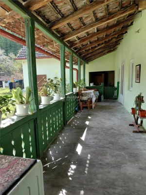 Bocsa Montana, Casa mare la strada principala - imagine 8