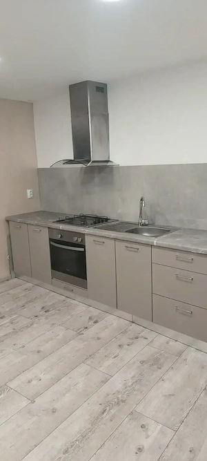 Casa de vânzare la 500 m de Spitalul Judetean  - imagine 6