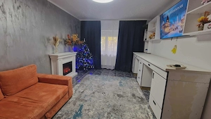 Închiriez apartament cu 3 camere decomandate in craiovita zona big materna parter  - imagine 5