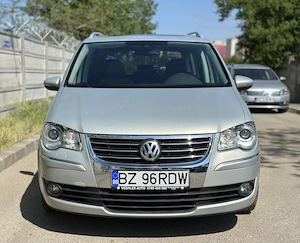 Volkswagen Touran 2010   High-Line   Trapa   Bi-Xenon   2.0 TDI  - imagine 2