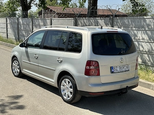 Volkswagen Touran 2010   High-Line   Trapa   Bi-Xenon   2.0 TDI  - imagine 5