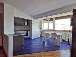 Apartament 3 camere, decomandat, etaj 6, bloc Casa Cărții