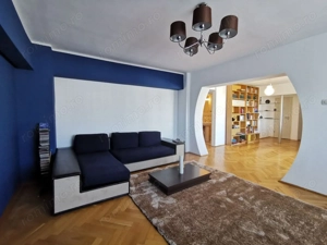 Apartament Central, bloc Casa Cartii, Pitesti, Arges