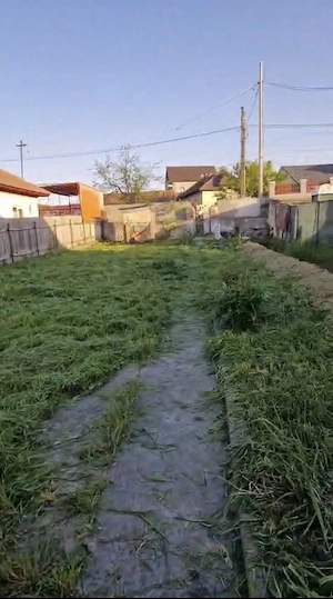 Vând teren cu casa bătrânească  - imagine 2