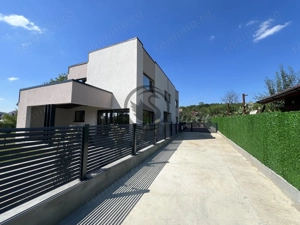 Casa cu 4 camere de vanzare | Premium | Nou | Moreni - Bld. Republicii