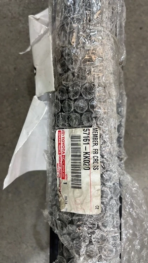 Traversa inferioara fata toyota hilux vii