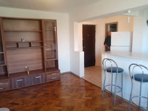 Inchiriem apartament 2 camere zona 1 Mai , centru , centrala proprie , mobilat - imagine 4