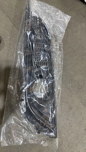 Grila proiector dr. bara fata opel insignia