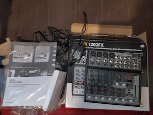 Vând mixer muzică 