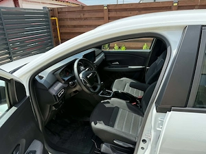 Dacia Logan benzina+GPL, proprietar de noua, 17.000 km, fab 09.2025 - imagine 7