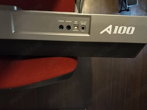 Vând orgă electronică 
