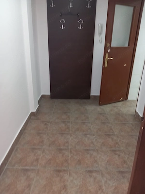 De vânzare spațiu SAD în zona Șagului, lângă Piața Doina situat la parterul unui bloc. - imagine 4