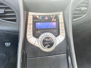 hyundai elantra - imagine 6