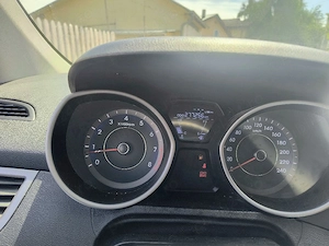 hyundai elantra - imagine 5