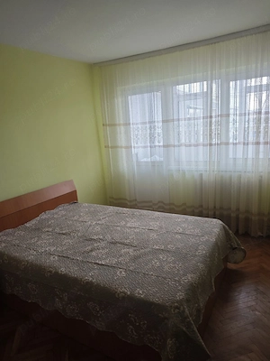 Inchiriez apartament cu 3 camere - imagine 2